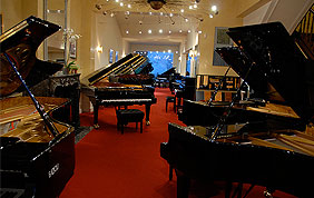 showroom de pianos