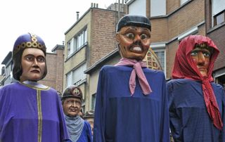 Défilé des géants lors du cortège du 15 août